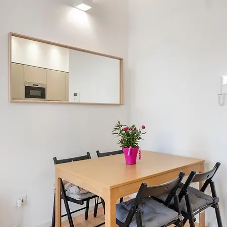 Delia Apartment